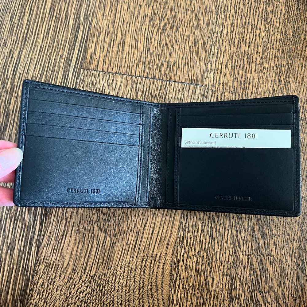 Wallet - Picture 2 of 4